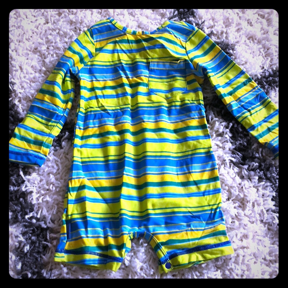 UVSKINZ onepiece bathing suit